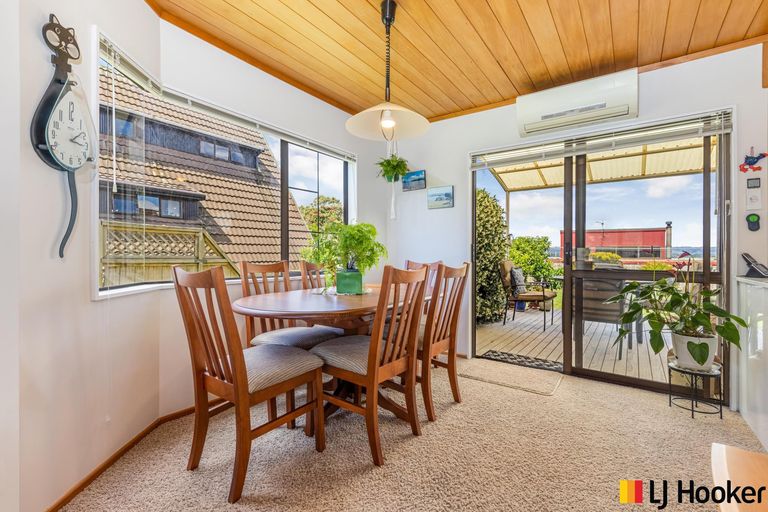 Photo of property in 56 Carnoustie Drive, Wattle Downs, Auckland, 2103