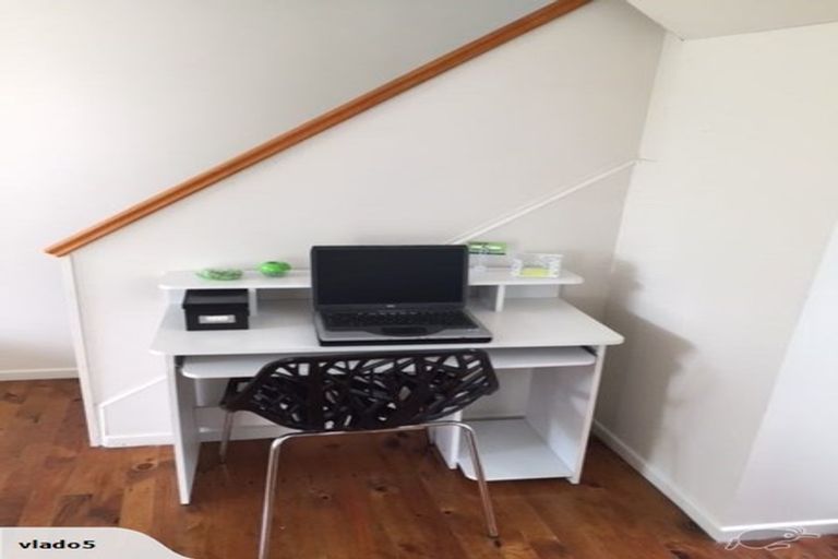 Photo of property in 1/80 Seaview Road, Castor Bay, Auckland, 0620