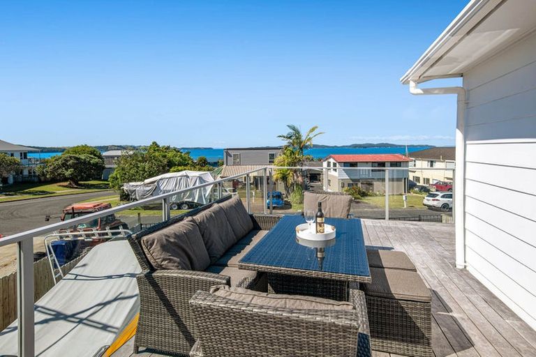 Photo of property in 4 Ngatira Place, Snells Beach, 0920