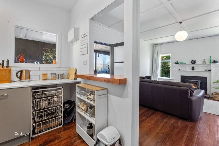 Photo of property in 352 Motutara Road, Muriwai, 0881