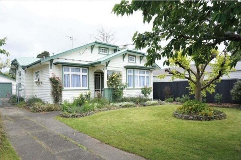 Photo of property in 20 Weraroa Road, Levin, 5510