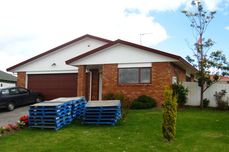 Photo of property in 42 Robert Ross Place, Clendon Park, Auckland, 2103