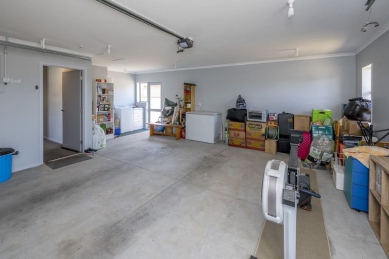 Photo of property in 12 Awahou Place, Foxton, 4814