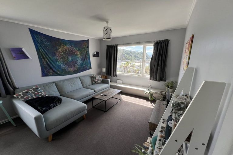 Photo of property in 2 Milne Terrace, Island Bay, Wellington, 6023