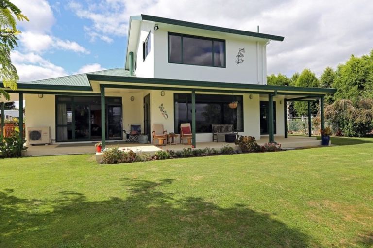 Photo of property in 400 Porangahau Road, Waipukurau, 4282