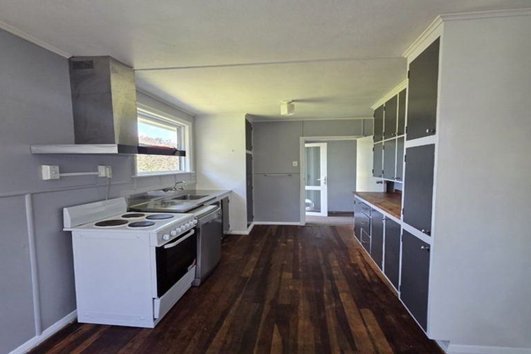 Photo of property in 29 Glenpark Avenue, Frankleigh Park, New Plymouth, 4310