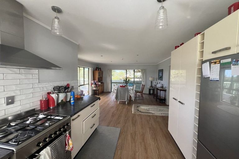 Photo of property in 1361b Whangaparaoa Road, Army Bay, Whangaparaoa, 0930