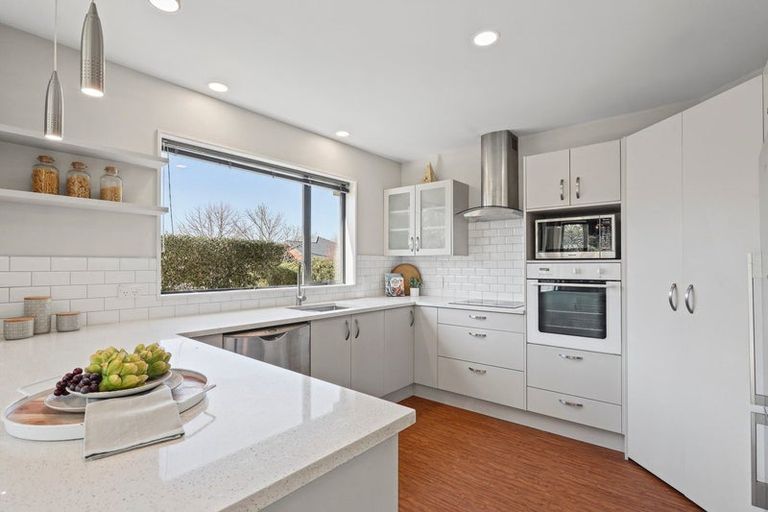 Photo of property in 16 Limes Avenue, Parklands, Christchurch, 8083