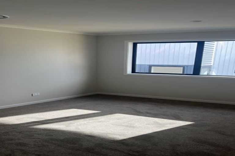 Photo of property in 2 Bendridge Street, Flat Bush, Auckland, 2019