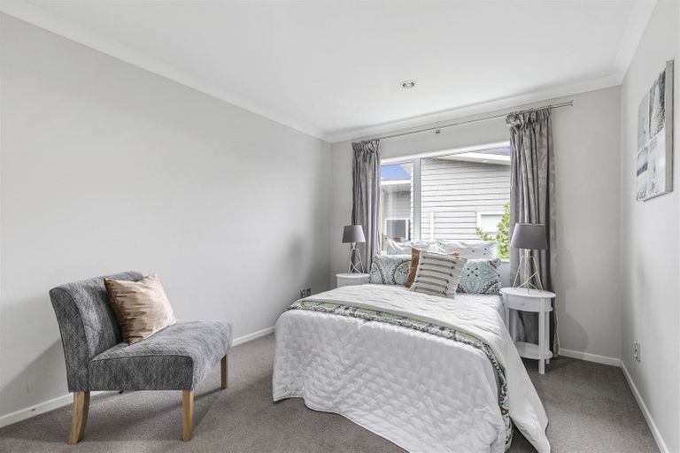 Photo of property in 102 Glendhu Road, Bayview, Auckland, 0629