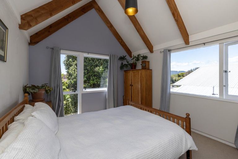 Photo of property in 2 Bermuda Grove, Paraparaumu Beach, Paraparaumu, 5032