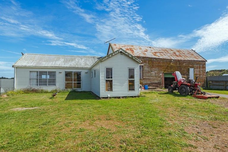 Photo of property in 14 Foxton Beach Road, Foxton, 4891