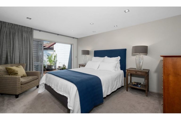 Photo of property in 1/33 Braemar Road, Rothesay Bay, Auckland, 0630