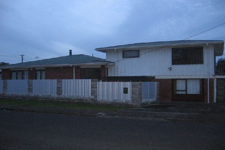 Photo of property in 2a Cornwall Road, Papatoetoe, Auckland, 2025