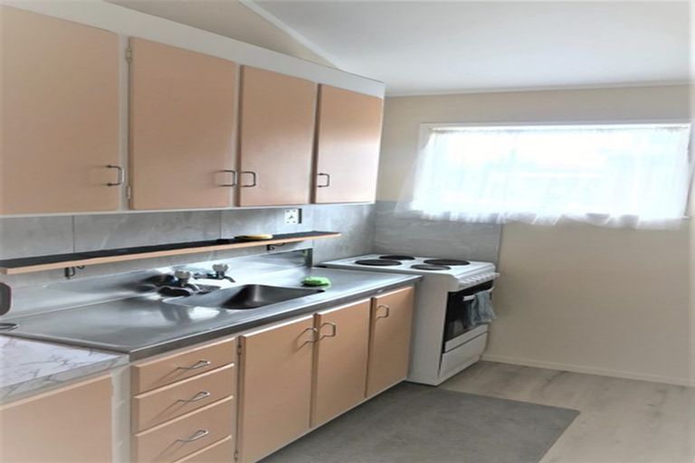 Photo of property in 2/462 Hillsborough Road, Mount Roskill, Auckland, 1041