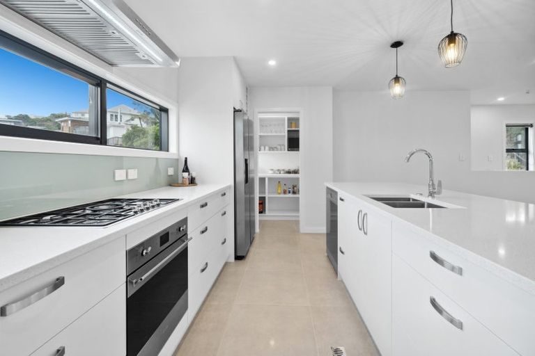 Photo of property in 15 Nanda Way, Khandallah, 6035