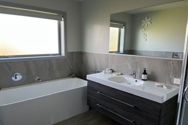 Photo of property in 41 Longreach Drive, Cooks Beach, Whitianga, 3591