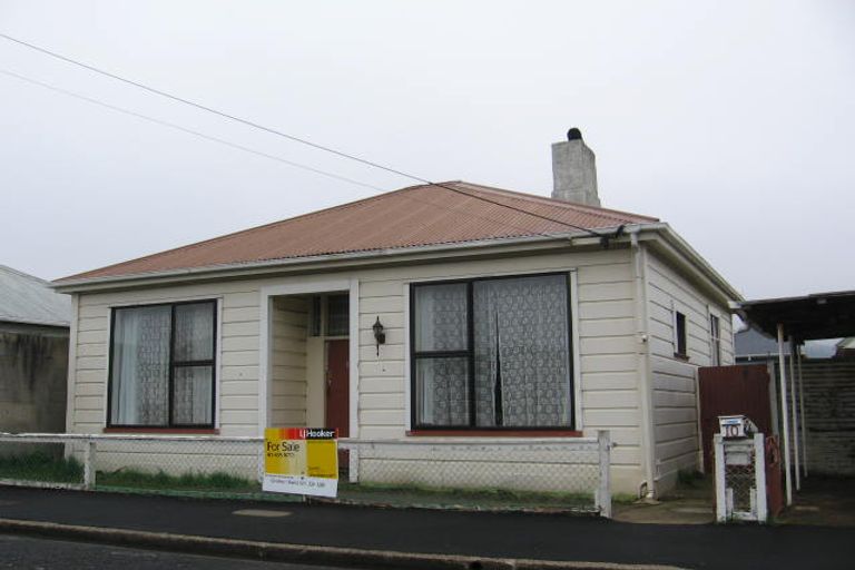 Photo of property in 10 Osmond Street, South Dunedin, Dunedin, 9012