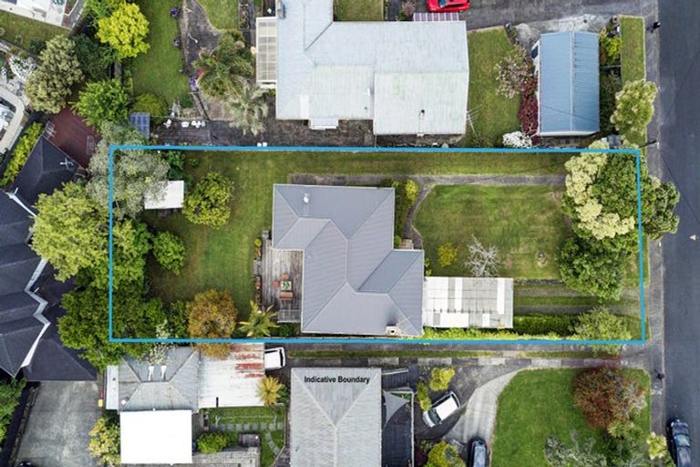 Photo of property in 8 Coniston Avenue, Te Atatu South, Auckland, 0610
