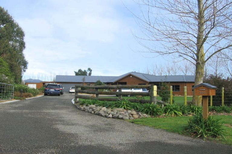 Photo of property in 302 Polson Hill Drive, Aokautere, Palmerston North, 4471