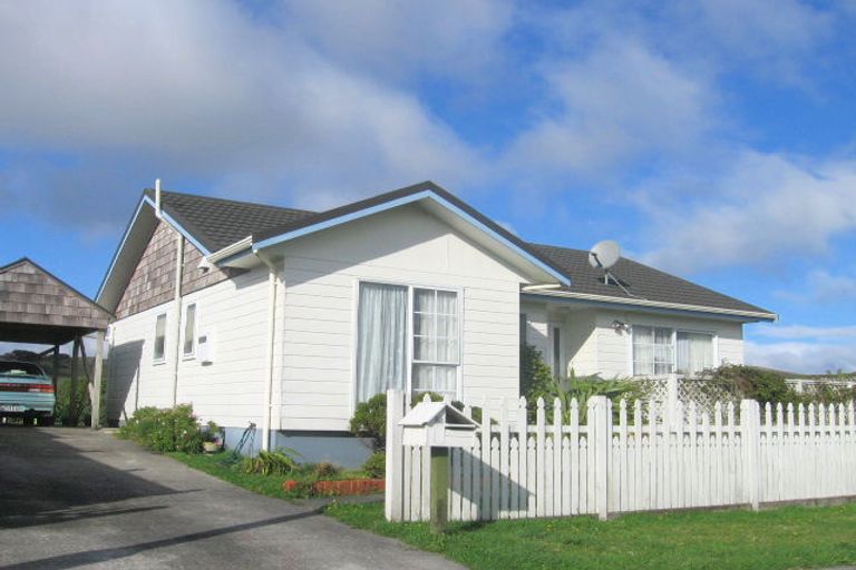 Photo of property in 62 Guadeloupe Crescent, Grenada Village, Wellington, 6037
