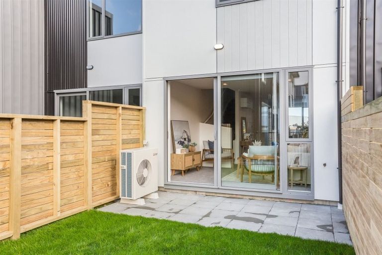 Photo of property in 21 John Street, Stokes Valley, Lower Hutt, 5019