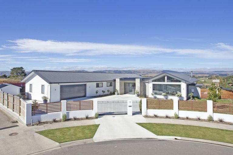 Photo of property in 58 Rodeo Drive, Kelvin Grove, Palmerston North, 4414