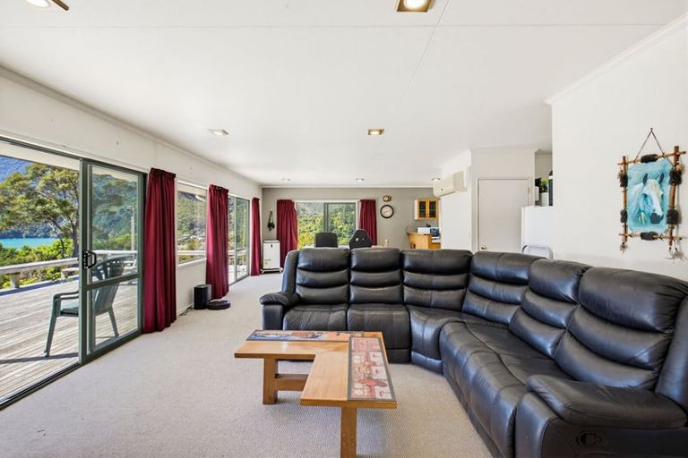 Photo of property in 3 Soucis Lane, Okiwi Bay, French Pass, 7193