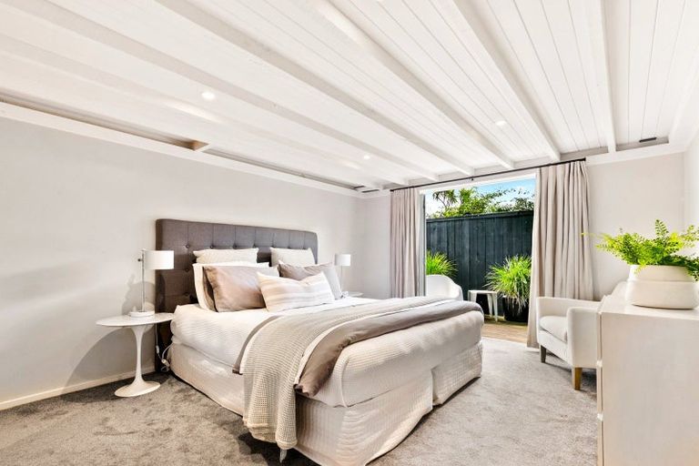 Photo of property in 66a Cliff Road, Torbay, Auckland, 0630