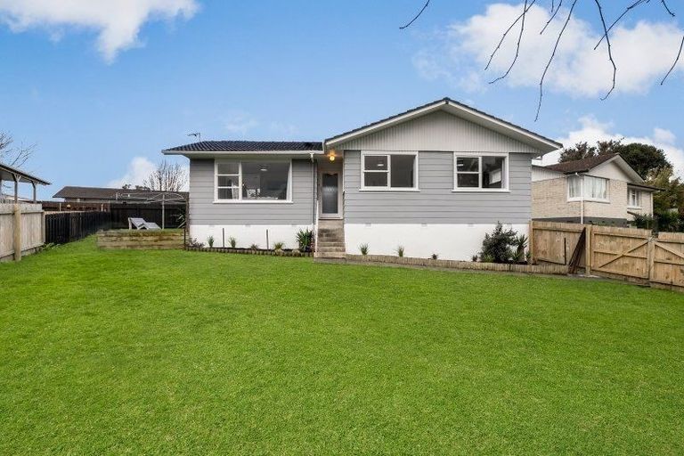 Photo of property in 10 Crampton Place, Manurewa, Auckland, 2102