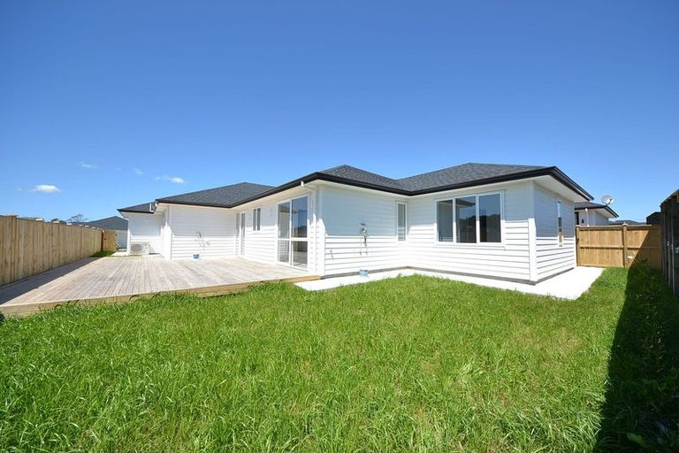 Photo of property in 32 Johns Creek Crescent, Silverdale, 0932