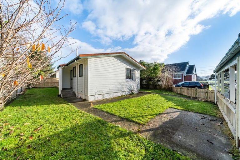 Photo of property in 193a Whites Line East, Waiwhetu, Lower Hutt, 5010