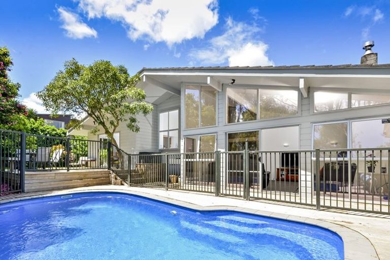 Photo of property in 9 Trevone Place, Forrest Hill, Auckland, 0620