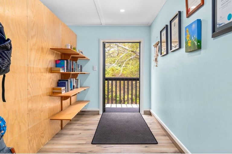 Photo of property in 6 Catherin Servant Close, Maunu, Whangarei, 0110