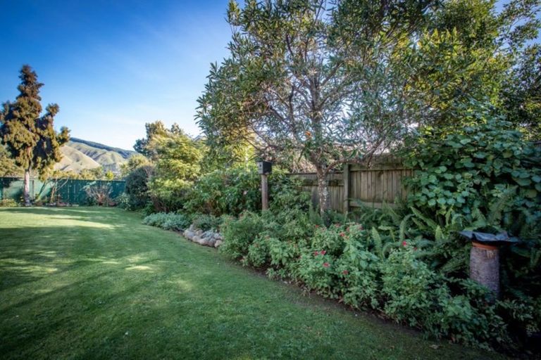 Photo of property in 8a Winara Avenue, Waikanae, 5036