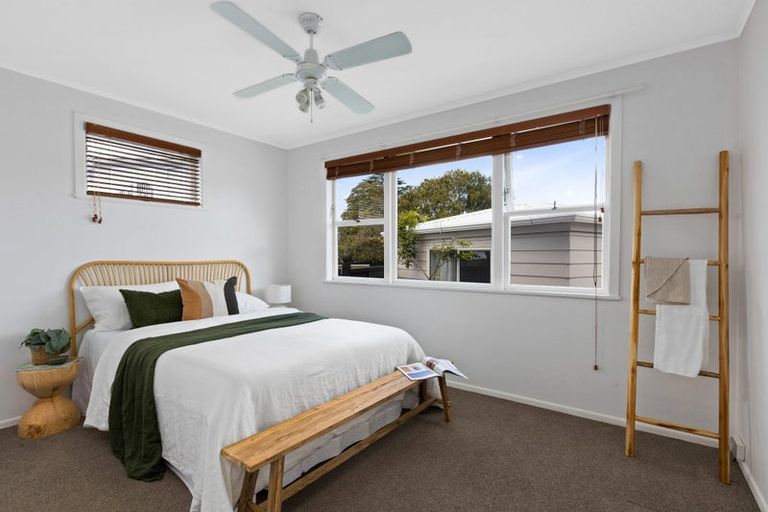 Photo of property in 1/45 Seine Road, Forrest Hill, Auckland, 0620