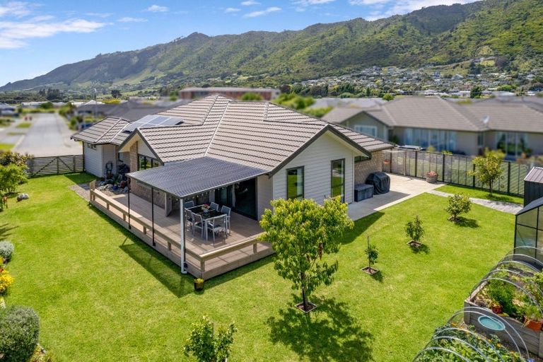 Photo of property in 35 Waipunahau Road, Waikanae, 5036