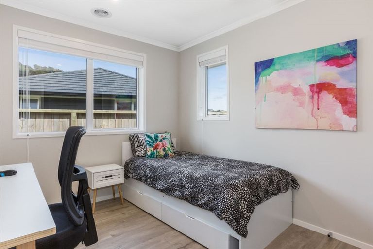 Photo of property in 3 Weatherdeck Close, Whitby, Porirua, 5024