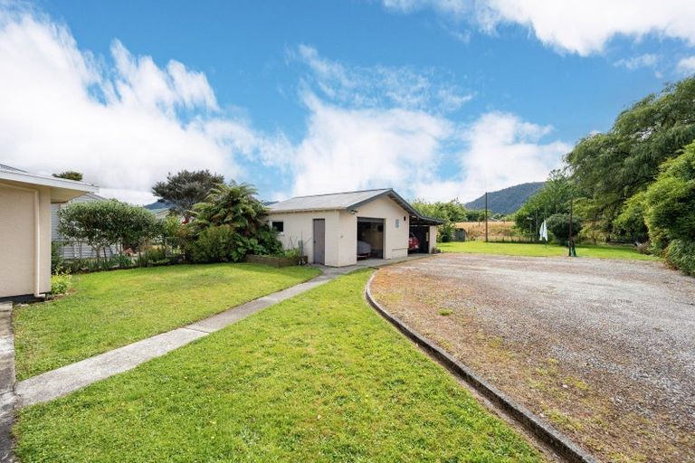 Photo of property in 153 Fairfax Street, Murchison, 7007