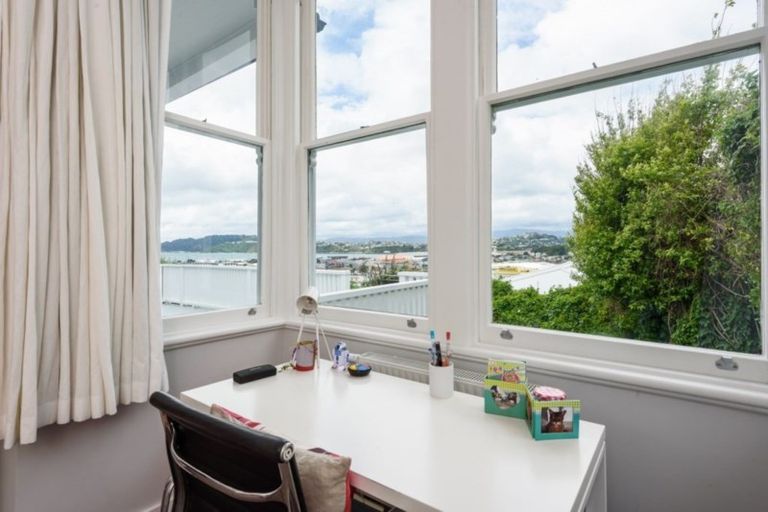 Photo of property in 11 Upper Bourke Street, Kilbirnie, Wellington, 6022