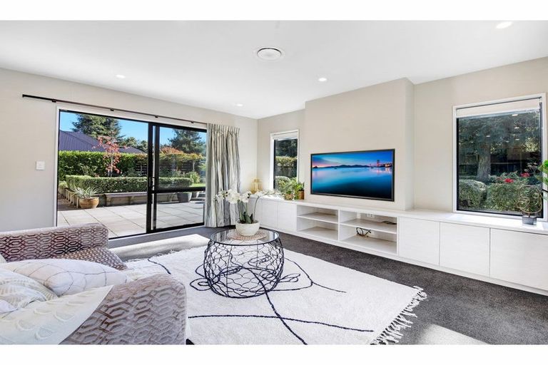 Photo of property in 86 Oakgrove Drive, Rangiora, 7400