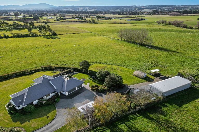 Photo of property in 132 Round Hill Road, Loburn, 7472