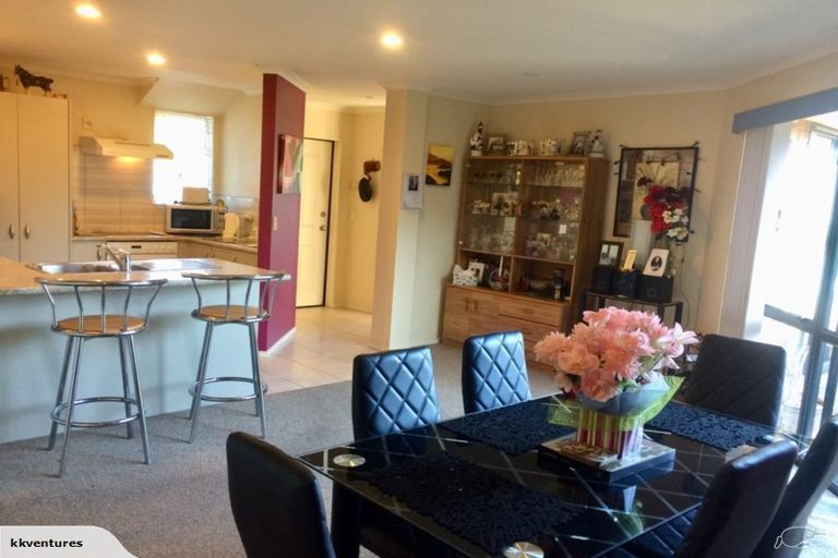 Photo of property in 9 Gendo Avenue, Henderson, Auckland, 0612