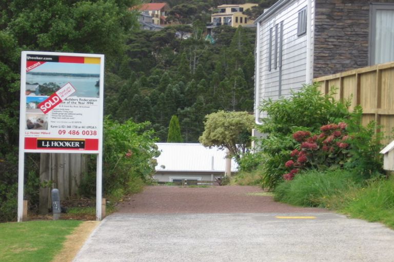 Photo of property in 2/85 Island Bay Road, Beach Haven, Auckland, 0626