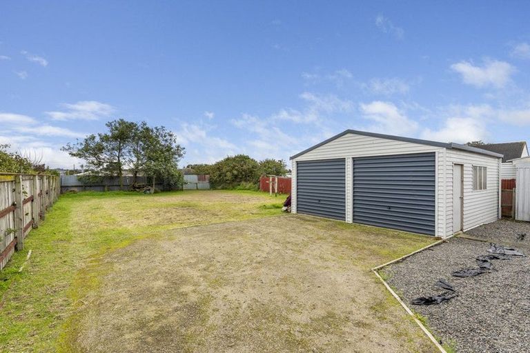 Photo of property in 2 Maire Street, Gonville, Whanganui, 4501