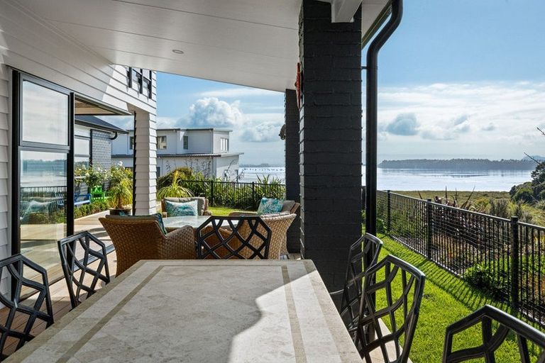 Photo of property in 30 Lakeside Terrace, Omokoroa, 3114