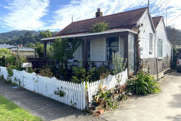 Photo of property in 627 Queen Sh25 Street, Thames, 3500