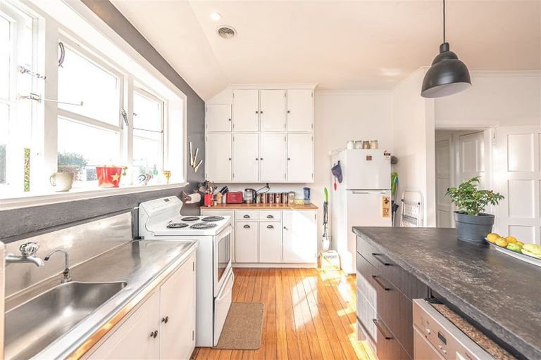 Photo of property in 2 Richmond Street, Whanganui East, Whanganui, 4500