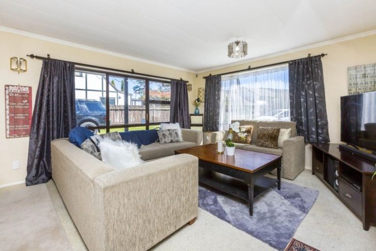 Photo of property in 10 Johnswood Grove, Clouston Park, Upper Hutt, 5018