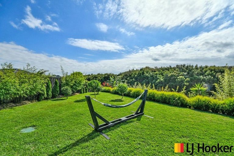 Photo of property in 14 Dame Nganeko Drive, Glenbrook, Waiuku, 2681